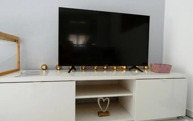 Mel Studio 1 (kalamaki)