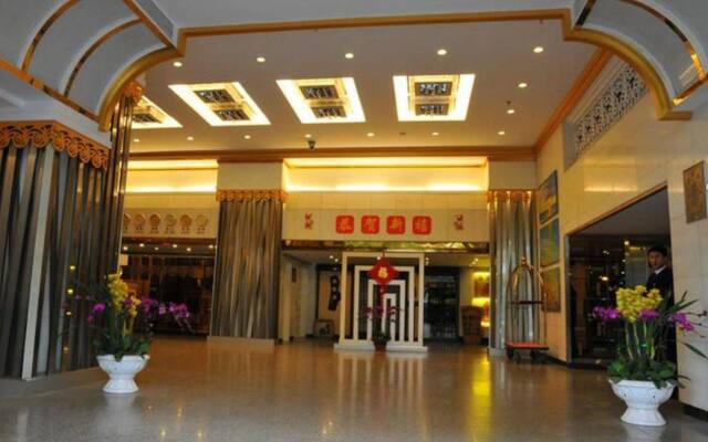 Guangzhou Zhuhai Special Economic Zone Hotel вид на фасад