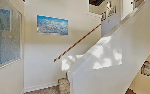 653 4 Bedroom Condo