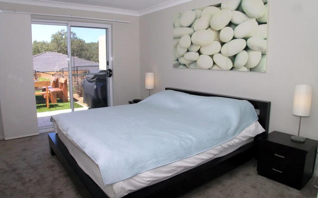 Lagoons Estate, 5 Lamandra Crescent,