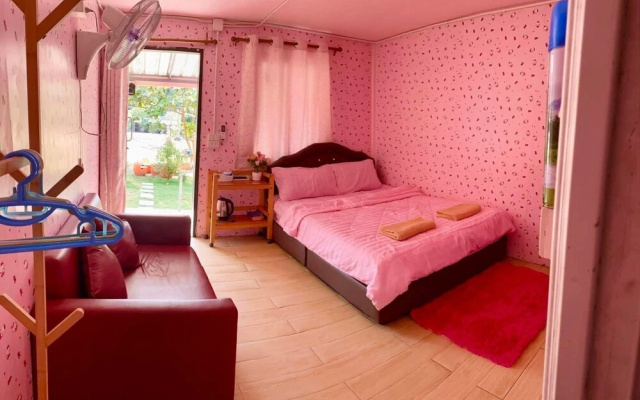 Lee Red House