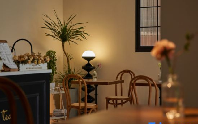 Salut Café Homestay
