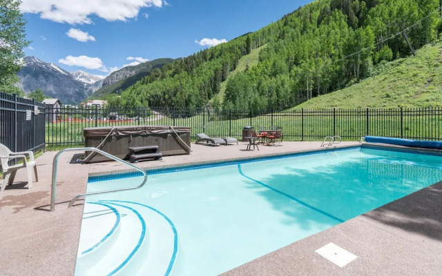 Etta Place 102 by Exceptional Stays