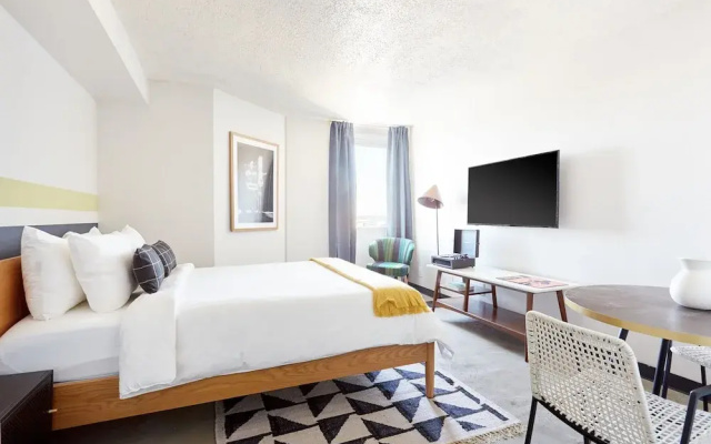 Dobie Center by Sonder