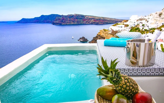 Kaleidoscope Luxury Cave Houses