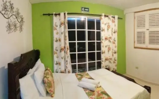 Casa Royal Palm Inn
