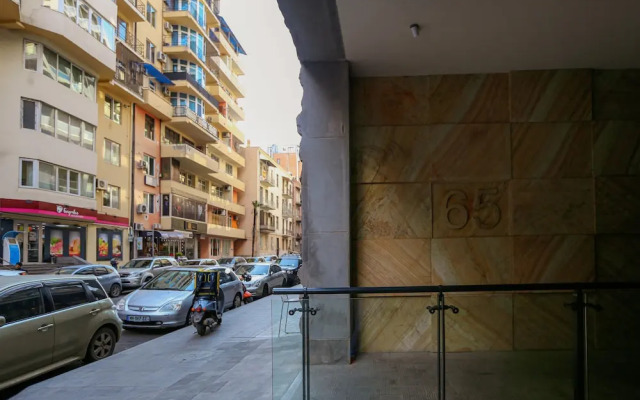 Three Bedroom apartment near Vake Park