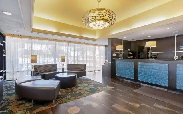 Best Western Plus Midwest Inn