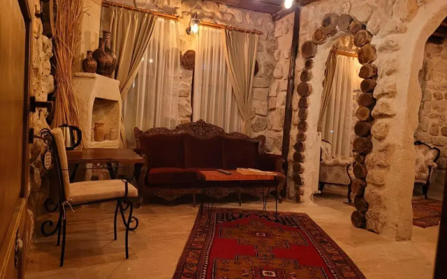 La Di̇as Cave Cappadoci̇a