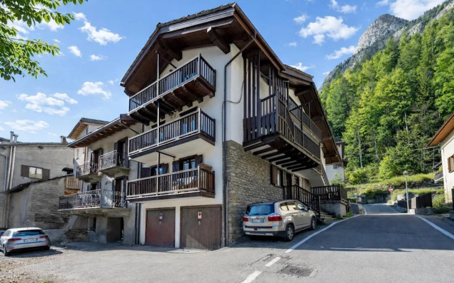 Graceful Apartment In Courmayeur