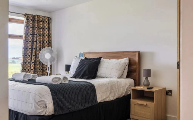 Modern Peaceful Open Plan 1-bed Apartment Rutland