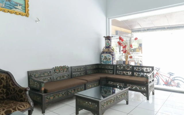 Nida Rooms Bali Bandung Sempidi Begonia at Hotel Made Bali
