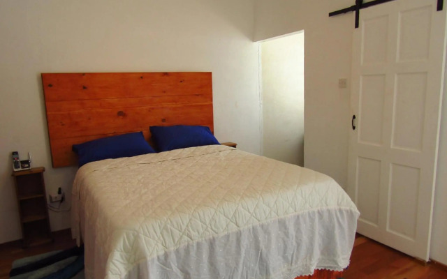 Cozy 1 bed Apt 2B in Rockley.