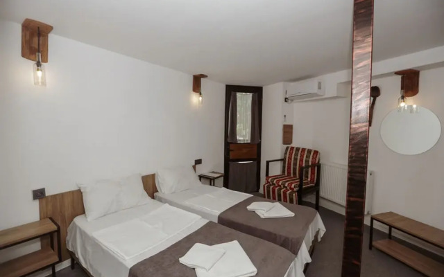 Hotel Baratashvili 12
