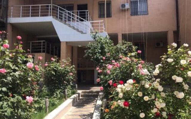 Отель Comfort House Hotel and Tours Армения, Ереван - 3 отзыва об отеле, цены и фото номеров - забронировать отель Comfort House Hotel and Tours онлайн вид на фасад