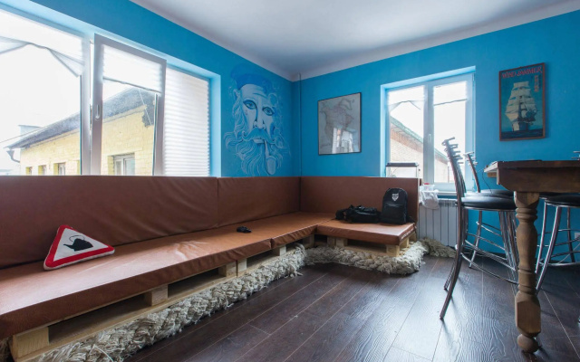 Mattress, Sailor and Albatross - Hostel