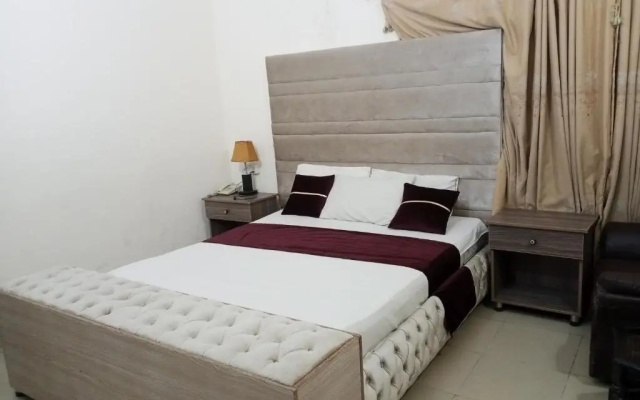 Hotel Days Inn Gulberg