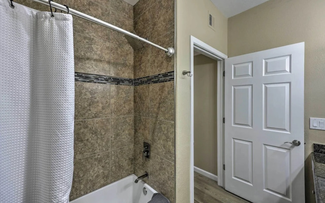 Dog-friendly Condo w/ Pool & Hot Tub in Phoenix