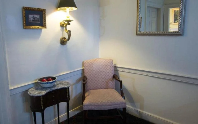 Inn at Lincoln Square