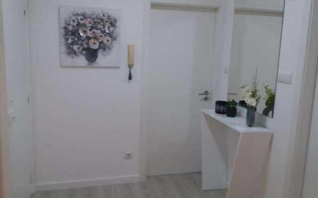 Апартаменты Apartment With 2 Bedrooms in Fajã de Baixo, With Wonderful sea View, Furnished Garden and Wifi - 1 km From the Beach Понта-Делгада