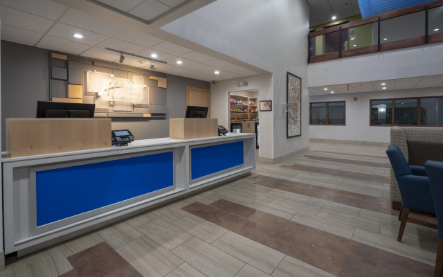 Holiday Inn Express Minneapolis/Coon Rapids/Blaine by IHG