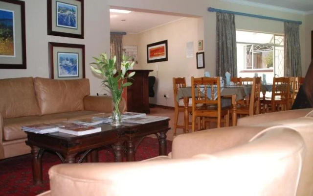 Woodmead Guest Lodge