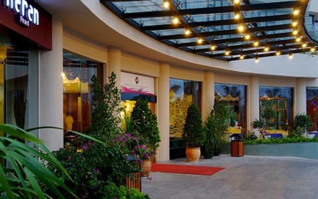 Sanya Herton Seaview Hotel вид на фасад