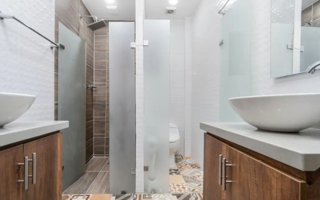 Casa Madera Parque Lleras by HOUSY HOST