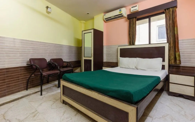 Spot On 46066 Hotel Azizia Residency