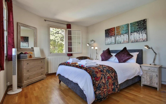 5 bed Villa in Provence With Pool, Outdoor Kitchen