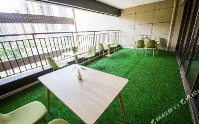 Xingyi Apartment Hotel (Chengdu East Railway Station Greenland 468 Concept)