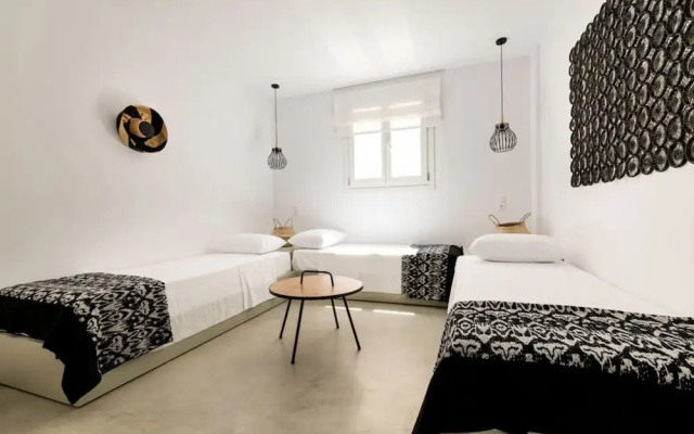 M4 Miloi 4 Luxury Villa in Kythnos