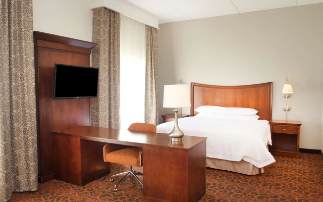 Hampton Inn & Suites Pittsburgh-Meadow Lands