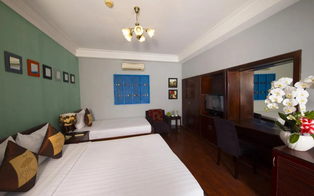 Good Vibes Central Hotel