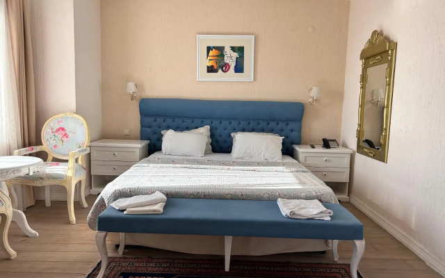 Aeneas Hotel