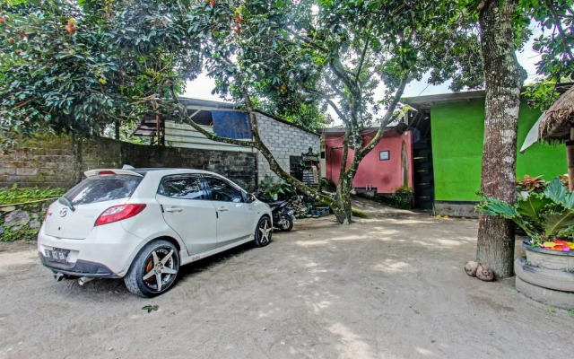 Hotel O Ashooy HomestayNearWisata Desa sedau