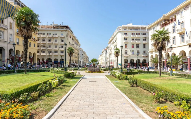 Sanders Old Port - Charming 1-bdr. Apt. w/ Balcony