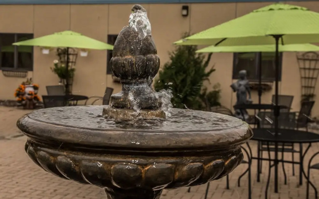 Vista Inn And Suites Fargo