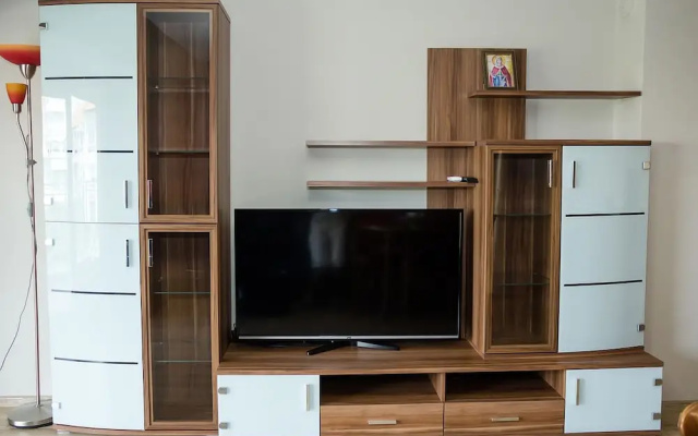 FM Premium 1-BDR Apartment with Parking Spot