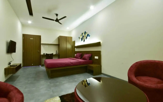 Hotel Amit executive Karad