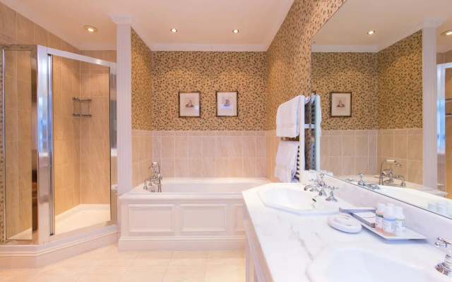 Longueville Manor