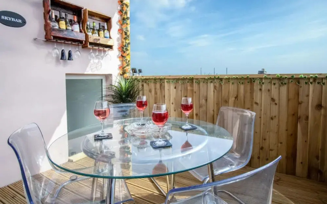 Skyfall - 2 Bedroom Apartment - Milford Haven