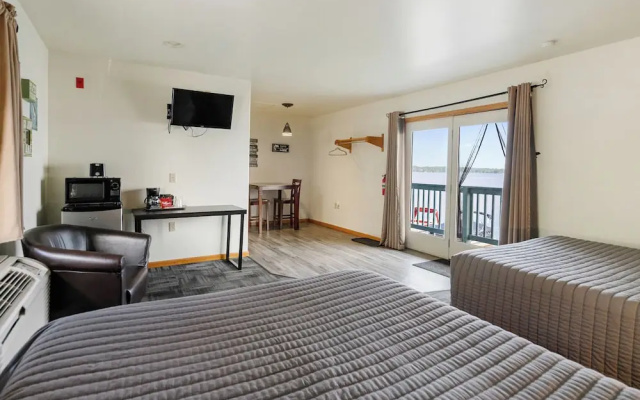 Fife Lake Lodge