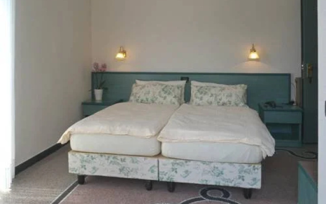 Hotel Flora