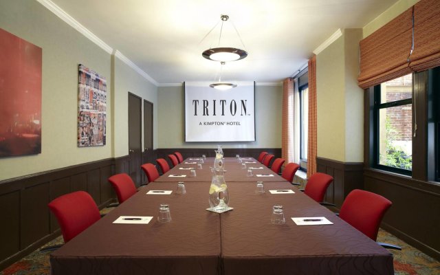 Hotel Triton 0