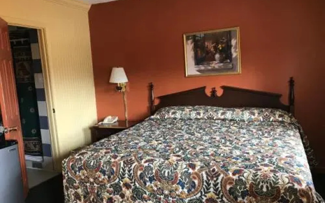 Greenlawn Motel