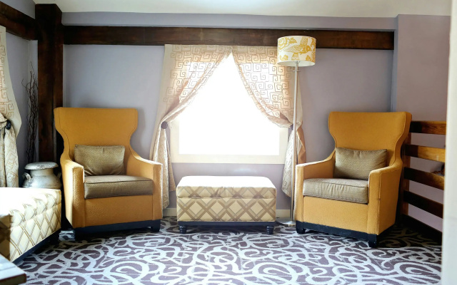 Chestnut Hill Hotel