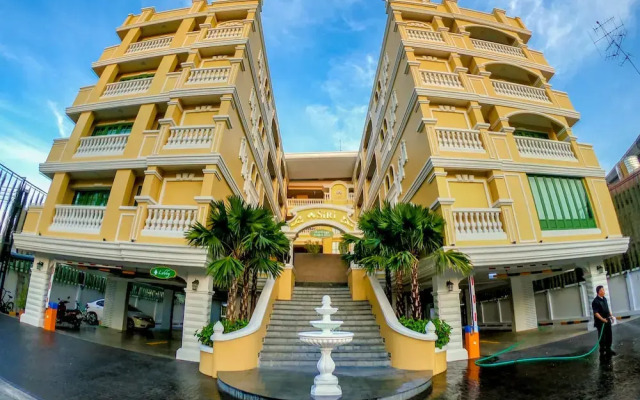 Siri Heritage Bangkok Hotel вид на фасад