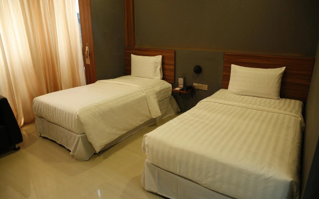 AVAVA EXPRESS managed by AHM