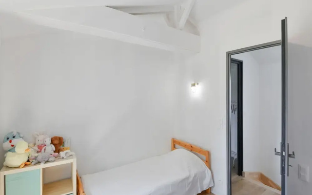 Villa in Lanton Near the Beach With Harbour View